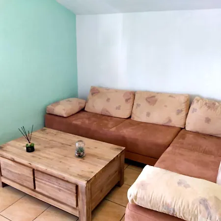Sunbeach Apartment *
